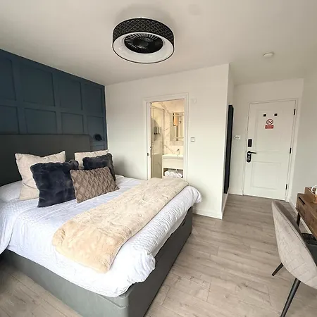 United Home B&B-3